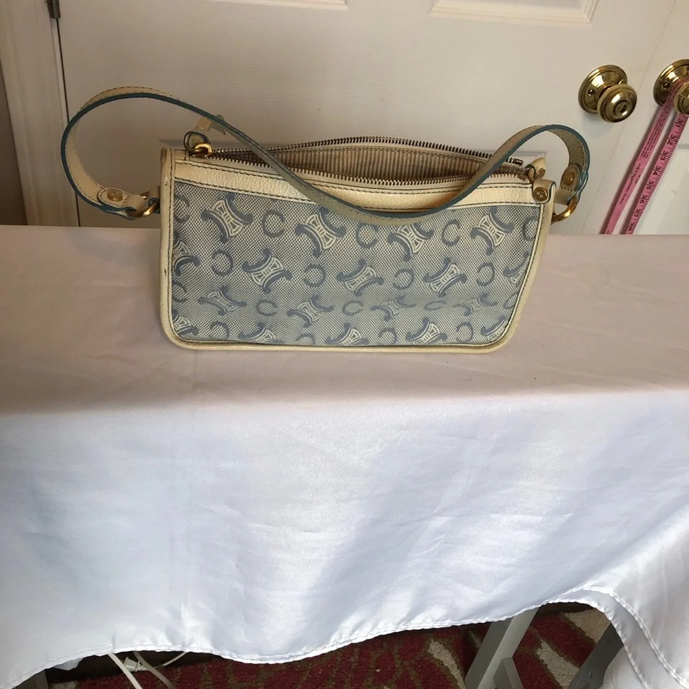 CELINE Vintage Elegant Blue and Cream Shoulder Bag - Picture 3 of 8